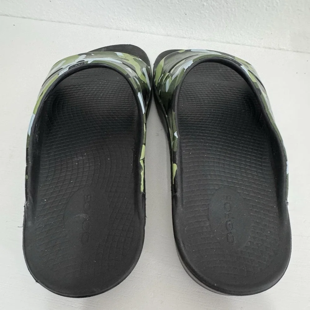 Oofos Ooaah Jungle Camo Comfort Recovery Sandals‎ Mens Size 7 Womens 8